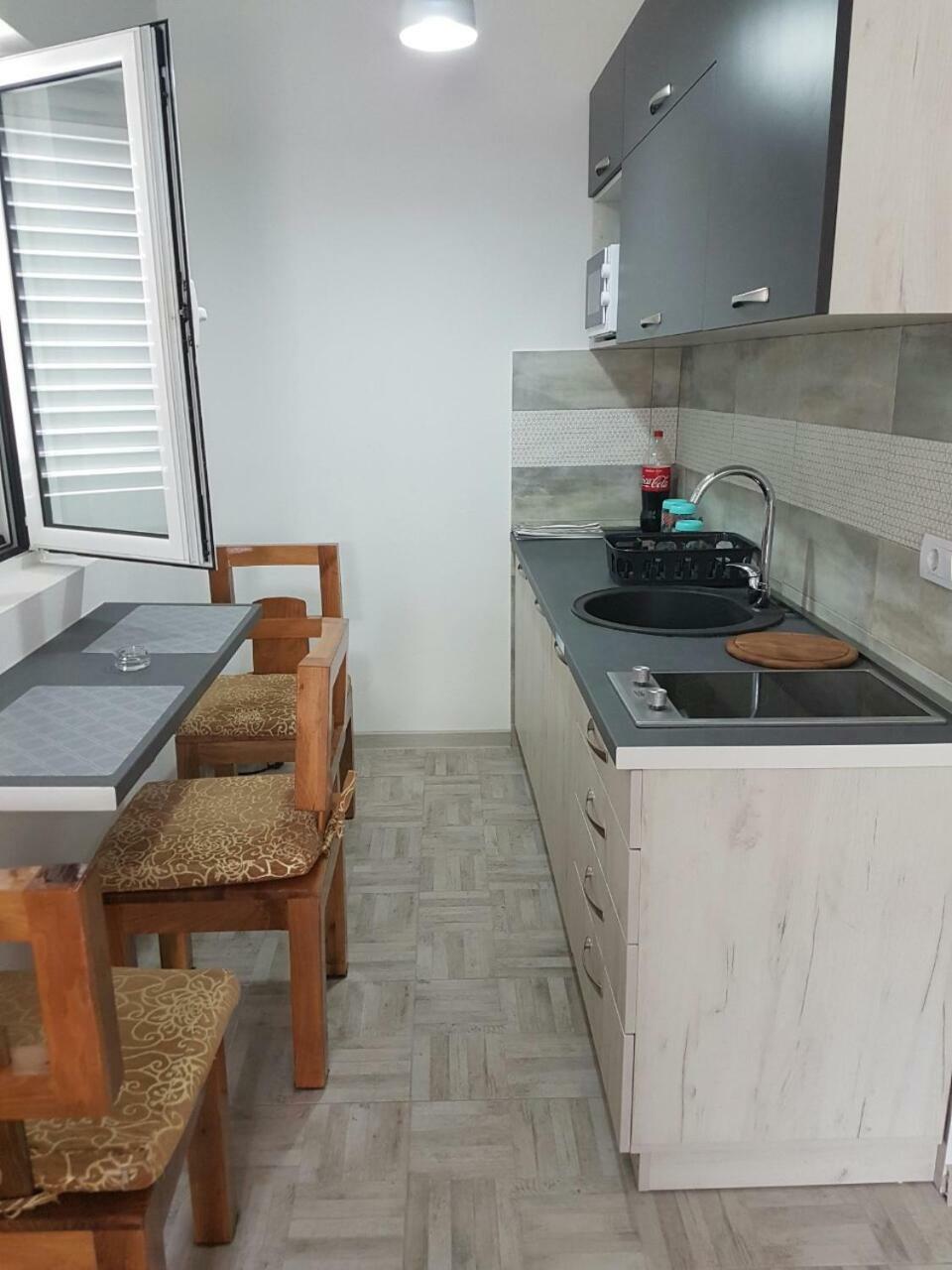 센틴제 Porto Njegusi A2 아파트 외부 사진